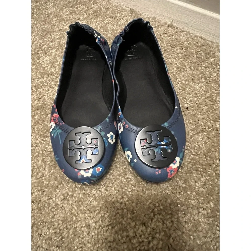 Tory Burch Minnie Travel Ballet Flats Navy Blue Floral Leather Logo Shoes 7